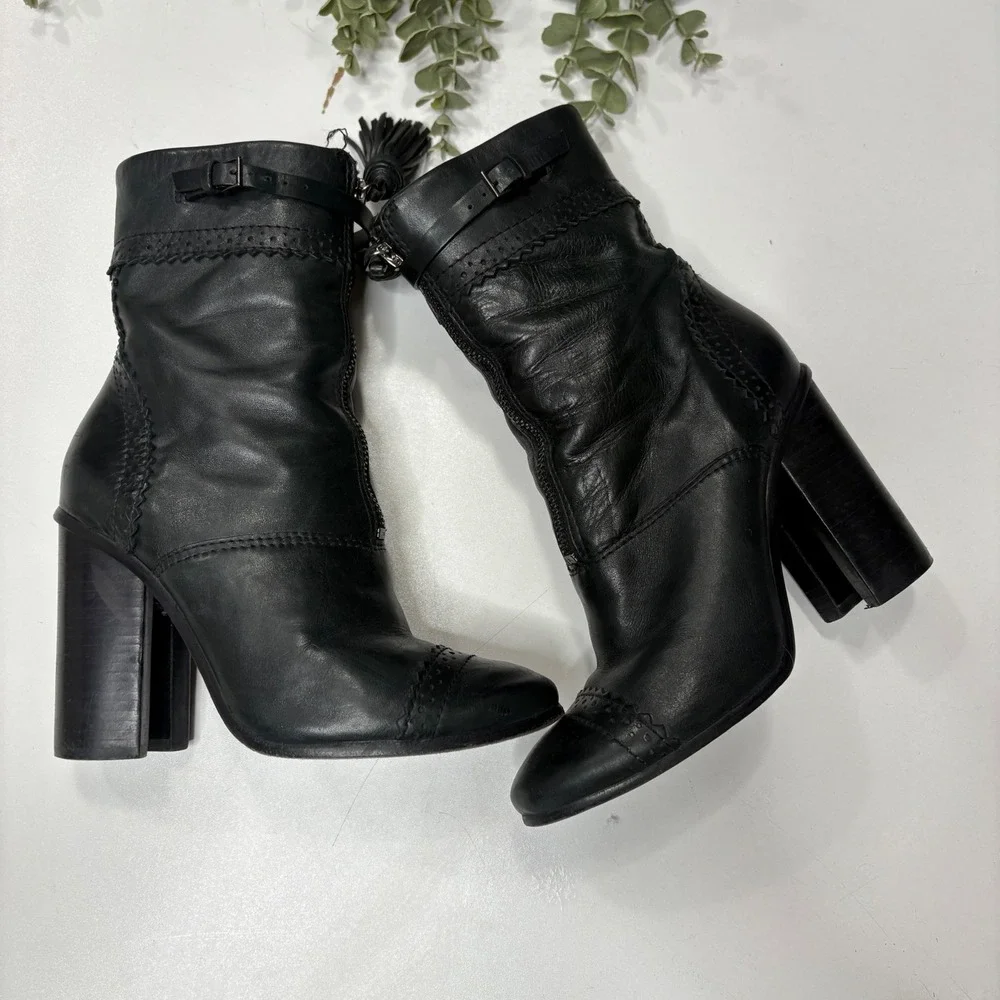 Tory Burch Black Leather Tassel Brogue Block Heel Ankle Boots Size 5.5M - Picture 8 of 10